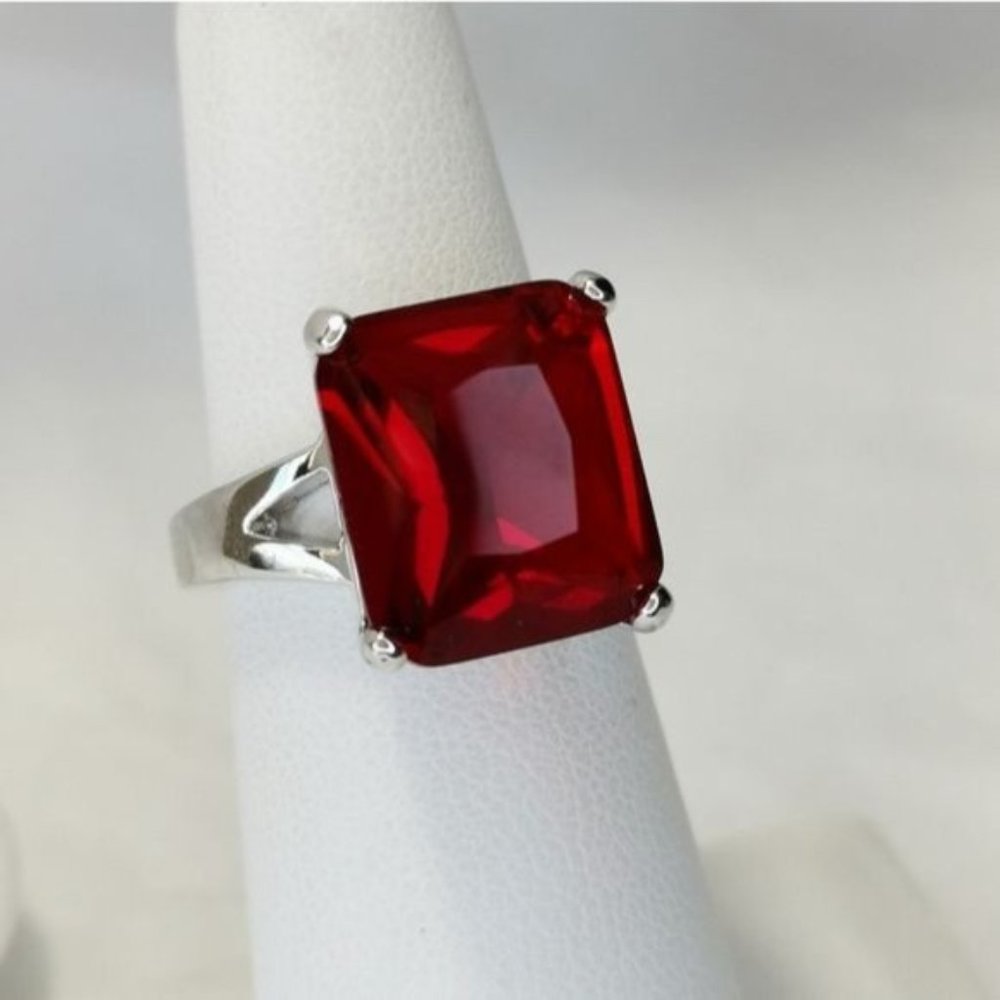 Ruby Cz cocktail ring 14k white gold overlay size 6 NWT